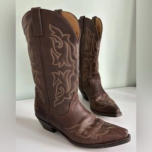 Laredo Women's 5404 Runaway Gaucho Rawhide Snip Toe Western Boot Brown Size 9.5M